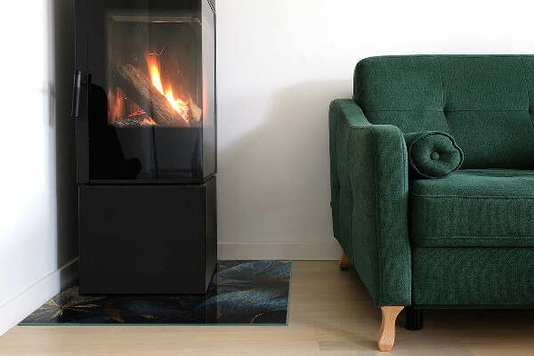 Vetro sotto stufa con foglie eleganti disposte a motivo