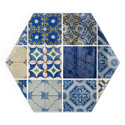 Vetro sotto stufa esagonale con motivi ceramici sullo sfondo