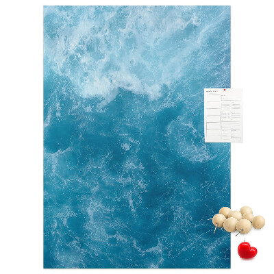 Lavagna in sughero con stampa di onde oceaniche in diverse tonalità di blu