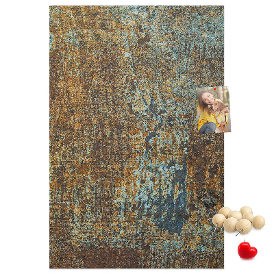 Bacheca in sughero con texture rustica e accenti blu
