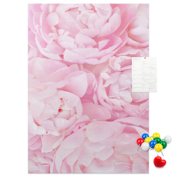 Bacheca di sughero con stampa di delicate peonie rosa in piena fioritura