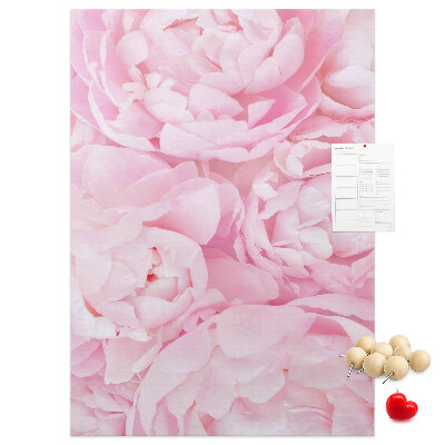 Bacheca di sughero con stampa di delicate peonie rosa in piena fioritura