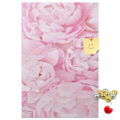 Bacheca di sughero con stampa di delicate peonie rosa in piena fioritura