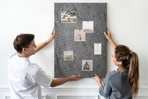 Bacheca di sughero con stampa effetto pietra naturale grigio-nera