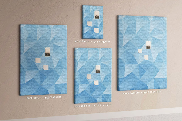 Bacheca di sughero con stampa a forme geometriche in varie tonalità di blu