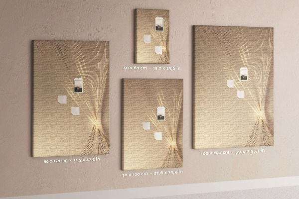 Bacheca di sughero con stampa di linee delicate su sfondo beige