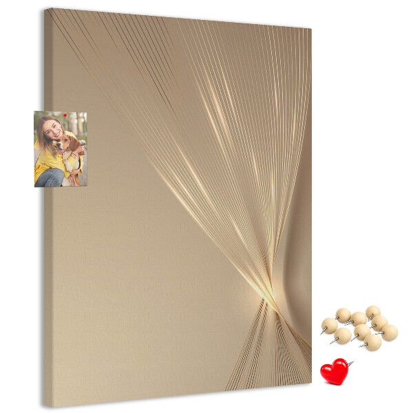 Bacheca di sughero con stampa di linee delicate su sfondo beige