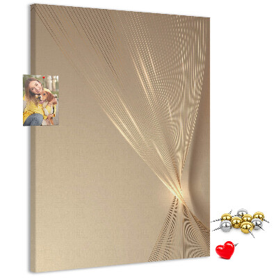 Bacheca di sughero con stampa di linee delicate su sfondo beige