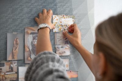 Bacheca di sughero con motivo geometrico in diverse tonalità di grigio