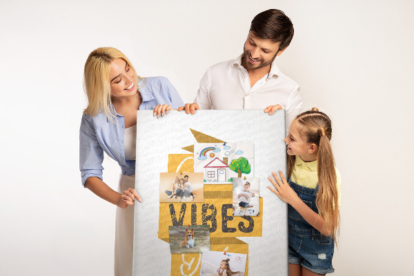 Bacheca di sughero con grafica elegante e vibrazioni positive