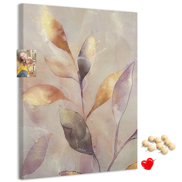 Bacheca di sughero con stampa di foglie delicate dai toni pastello