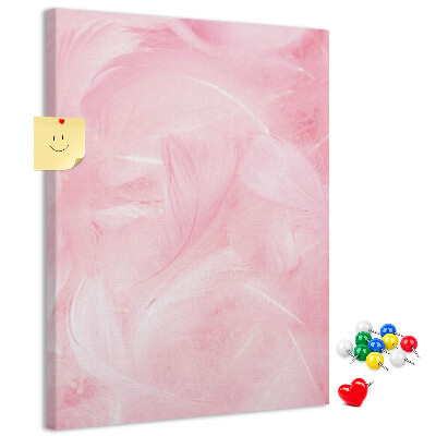 Bacheca di sughero con stampa di delicate piume rosa su sfondo