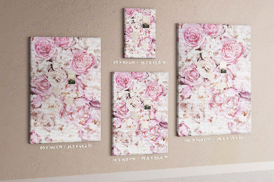 Bacheca di sughero con stampa di fiori rosa in una delicata combinazione di colori