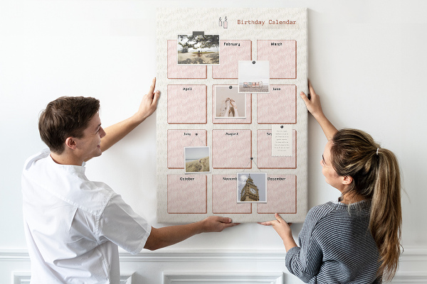 Bacheca di sughero calendario per compleanni con spazio per appunti