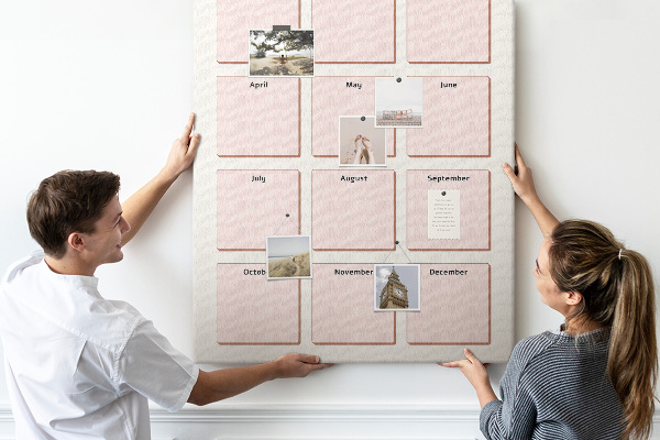 Bacheca di sughero calendario per compleanni con spazio per appunti