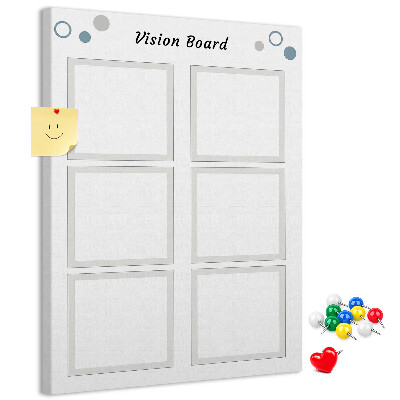 Bacheca di sughero con cornici vuote per vision board
