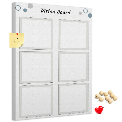 Bacheca di sughero con cornici vuote per vision board