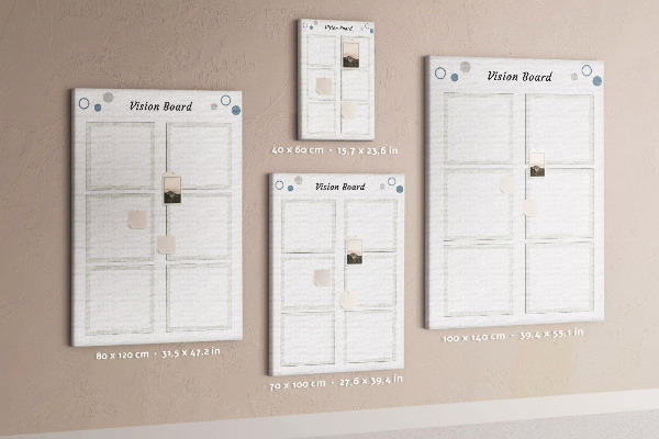 Bacheca di sughero con cornici vuote per vision board