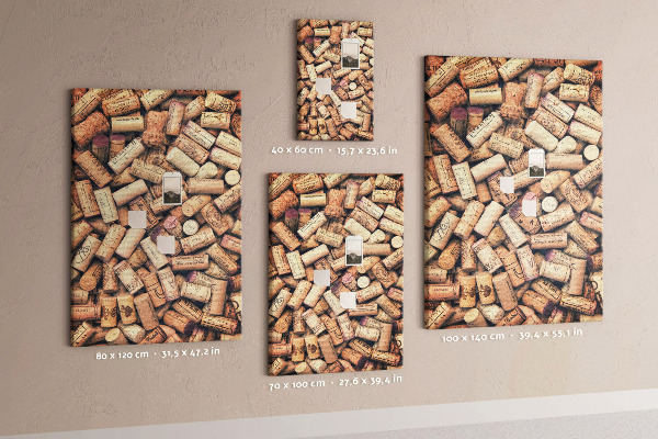 Bacheca di sughero per la raccolta di tappi di bottiglie di vino