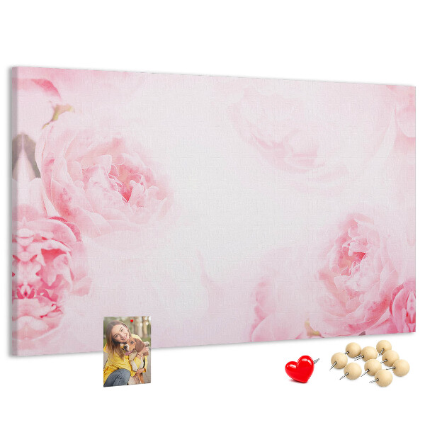 Bacheca in sughero con stampa di delicati fiori rosa su sfondo chiaro