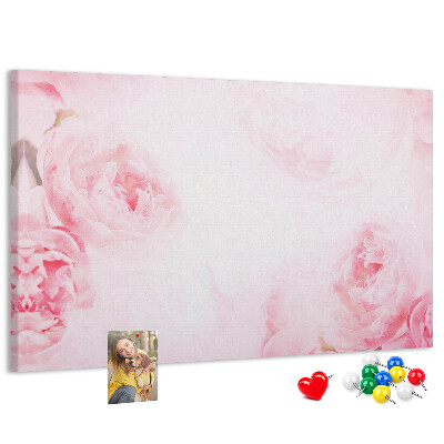 Bacheca in sughero con stampa di delicati fiori rosa su sfondo chiaro