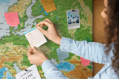 Lavagna di sughero mappa dell'Europa con indicazioni geografiche