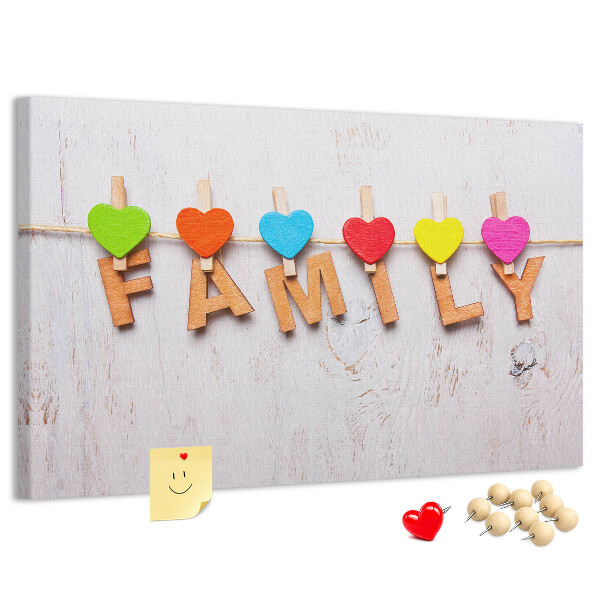 Bacheca in sughero con stampa cuori di famiglia su sfondo effetto legno