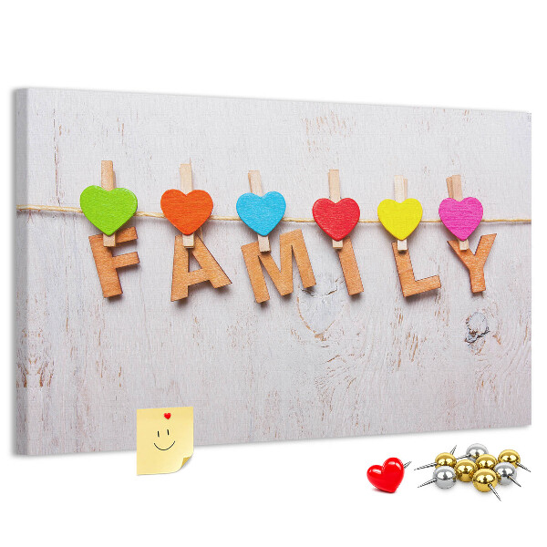 Bacheca in sughero con stampa cuori di famiglia su sfondo effetto legno