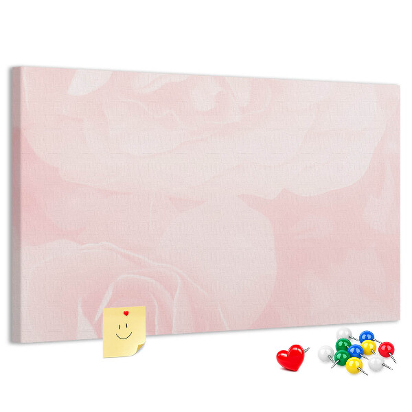 Bacheca in sughero con stampa di delicate rose rosa su sfondo chiaro