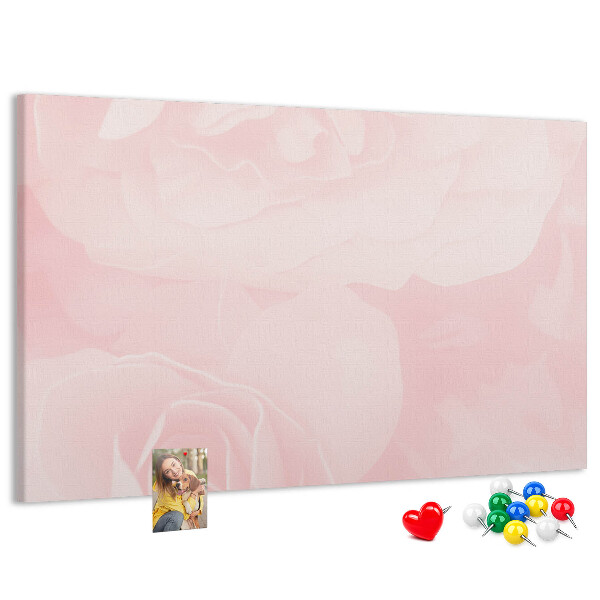 Bacheca in sughero con stampa di delicate rose rosa su sfondo chiaro
