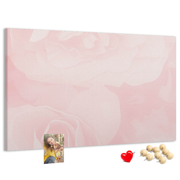Bacheca in sughero con stampa di delicate rose rosa su sfondo chiaro