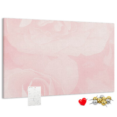 Bacheca in sughero con stampa di delicate rose rosa su sfondo chiaro