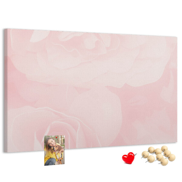 Bacheca in sughero con stampa di delicate rose rosa su sfondo chiaro