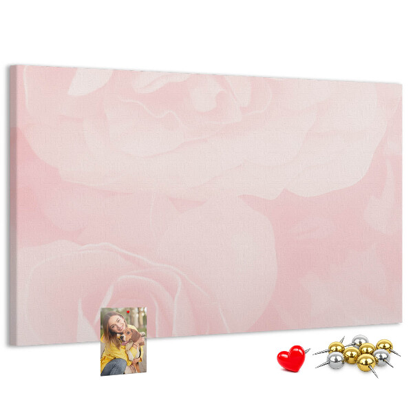 Bacheca in sughero con stampa di delicate rose rosa su sfondo chiaro