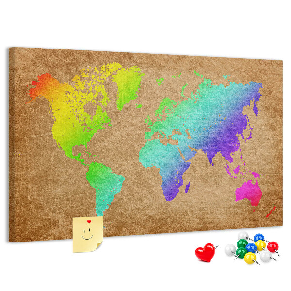 Lavagna di sughero mappa del mondo colorata su sfondo marrone