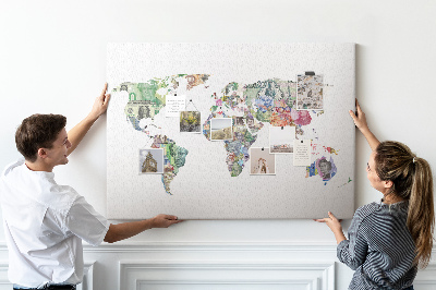 Lavagna di sughero mappa del mondo decorativa con banconote internazionali