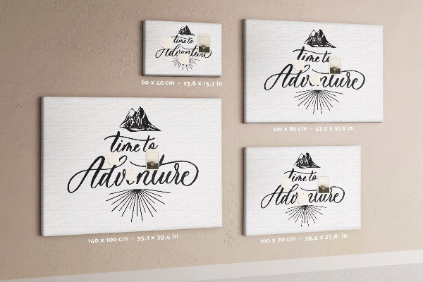 Lavagna di sughero con design a tema avventura in montagna
