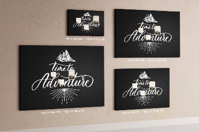 Bacheca in sughero con design a tema avventura in montagna