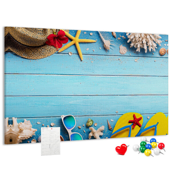 Lavagna di sughero con accessori per vacanze estive al mare
