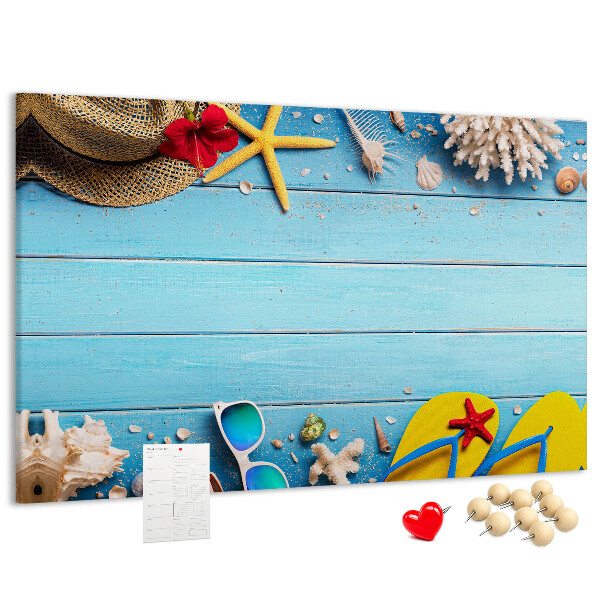 Lavagna di sughero con accessori per vacanze estive al mare