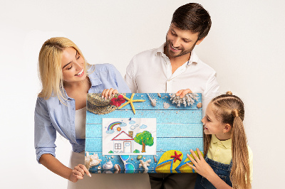 Lavagna di sughero con accessori per vacanze estive al mare