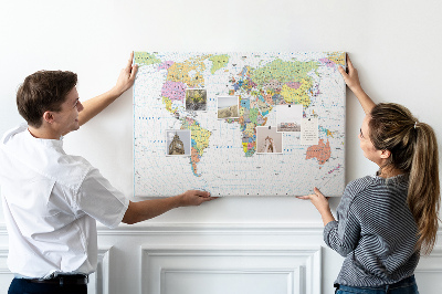 Bacheca in sughero con mappa del mondo e continenti colorati