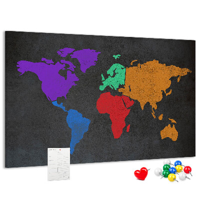 Lavagna di sughero mappa del mondo colorata su sfondo scuro