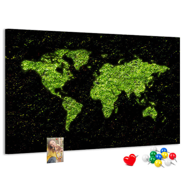 Lavagna di sughero mappa del mondo verde su sfondo nero