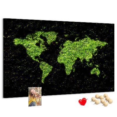 Lavagna di sughero mappa del mondo verde su sfondo nero