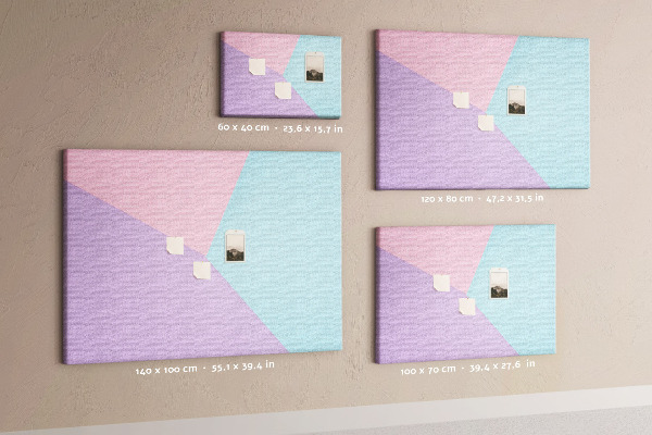Bacheca in sughero con design a forme geometriche nei colori pastello