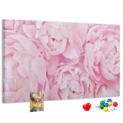 Lavagna di sughero con stampa di peonie rosa in una delicata tonalità