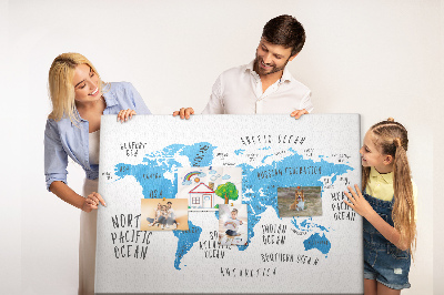 Bacheca in sughero mappa del mondo con i nomi degli oceani e dei paesi