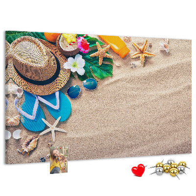 Bacheca in sughero con decorazioni a tema ricordi estivi in spiaggia