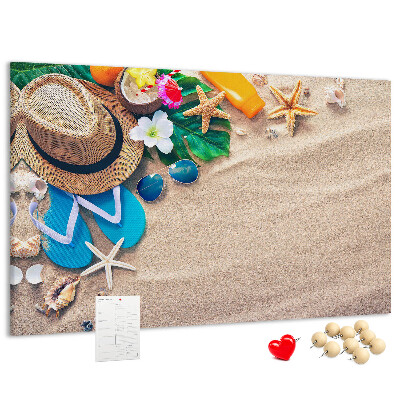 Bacheca in sughero con decorazioni a tema ricordi estivi in spiaggia
